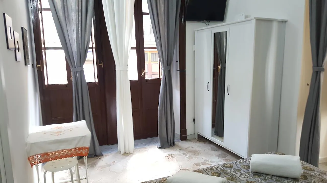 Exclusive House Center Daire Katanya İtalya